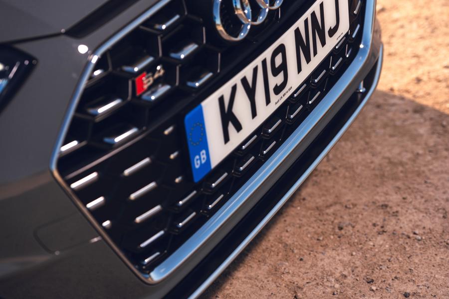 Детали экстерьера Audi S4 Avant TDI (B9) 2019 года  (UK) (фото 32 из 40)